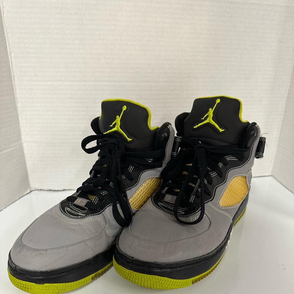 Jordan fusion 5 gray- size 9